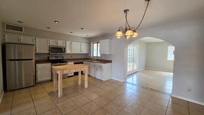 Foto del edificio - 4657 E Covina St