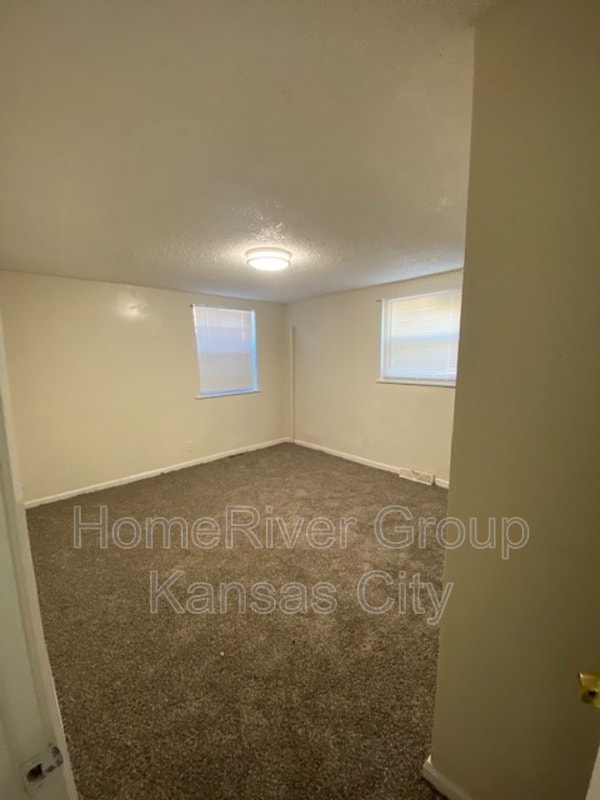 Building Photo - 11531 E Lexington Ave