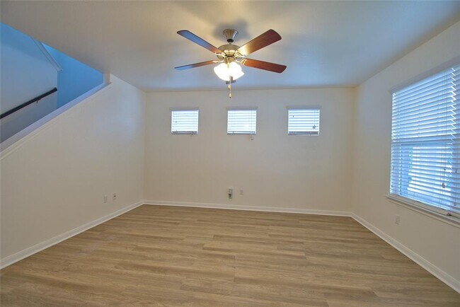 Building Photo - 4711 Giordano Dr