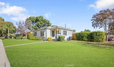 Building Photo - 2854 Mayflower Ave