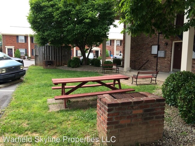 Building Photo - 2 br, 1.5 bath House - 1926 Goldsmith Lane...