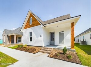 Building Photo - 501 Flores Ct