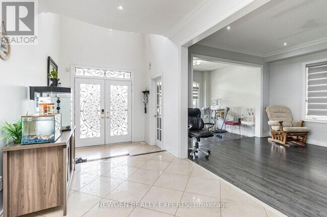 Building Photo - 30 Rampart Dr