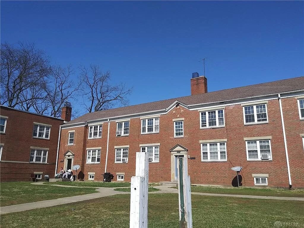 Primary Photo - 2670 N Main St