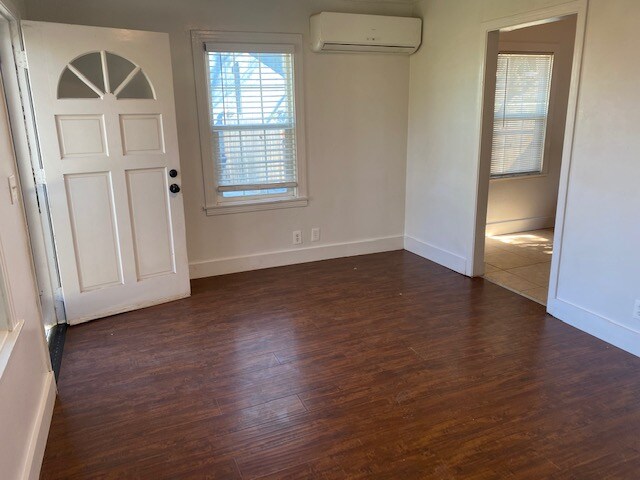 Foto del edificio - 3951 69th St