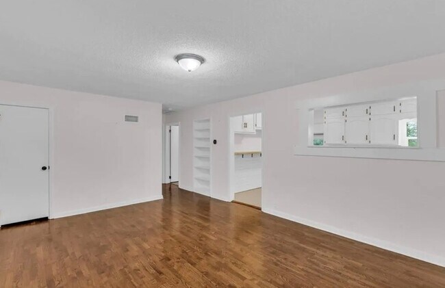 Foto del edificio - 5406 N Central St