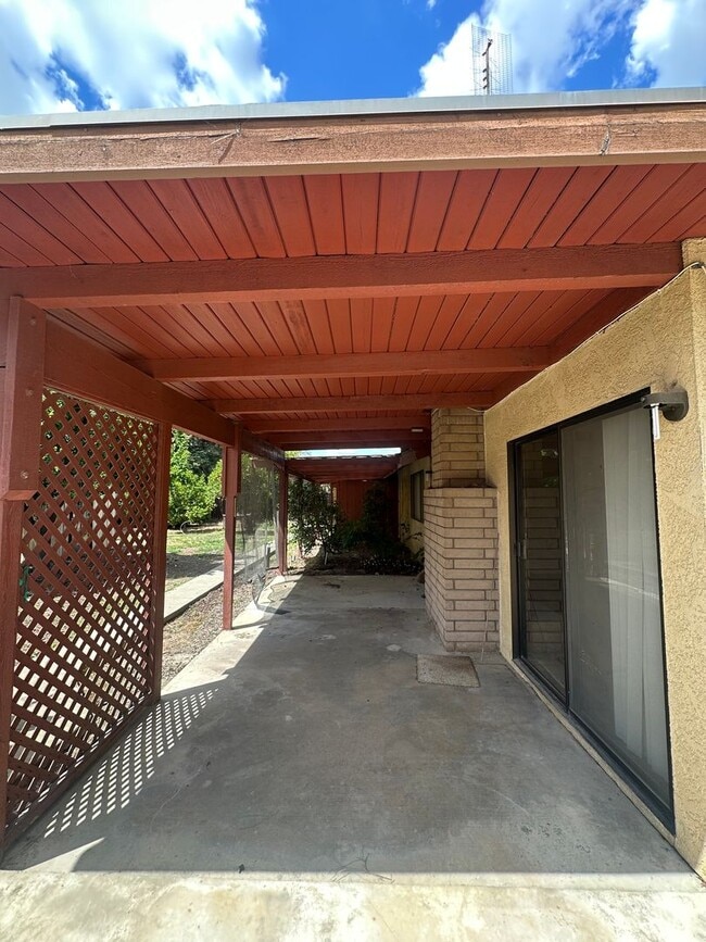 Building Photo - Spacious SE Visalia home coming soon!