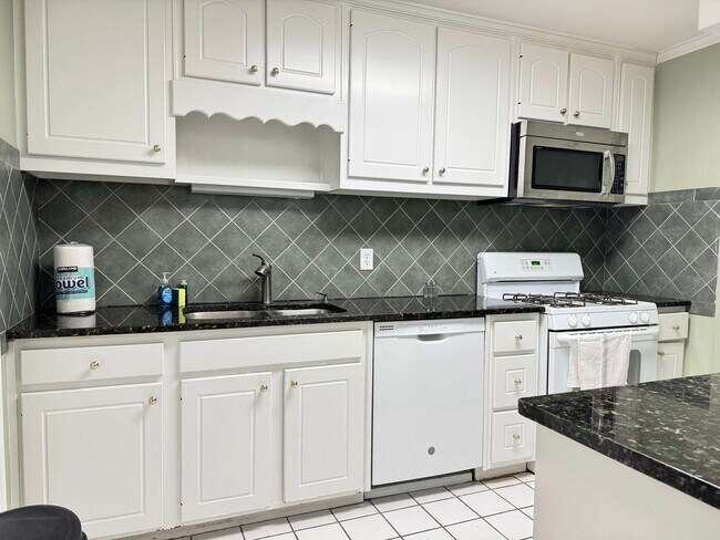 Building Photo - 215 Piedmont Ave NE