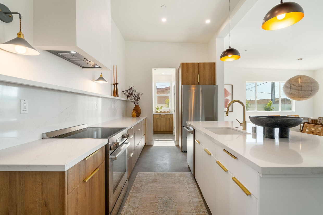 Foto principal - 361 W Sunview Ave