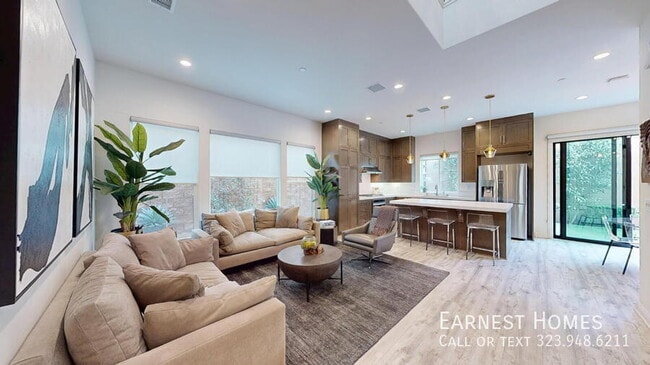 Building Photo - 20607 W Chestnut Cir