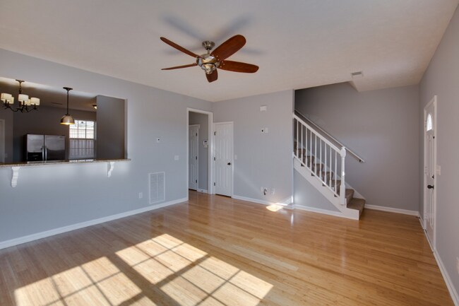 Foto del edificio - 914 Spence Enclave Ct