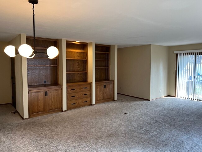 Foto del edificio - AVAILABLE NOW! Lakewood Village Duplex