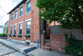 Building Photo - 510-512-512 S Lazelle St
