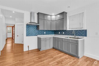 Building Photo - 127 Maple Ave