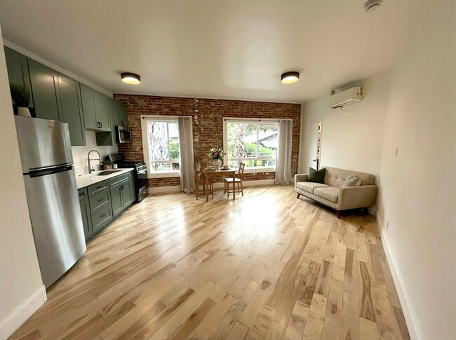 Building Photo - 1101 Westerly Ter