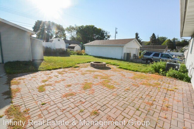 Foto del edificio - 3 br, 2 bath House - 4026 17th Ave NW