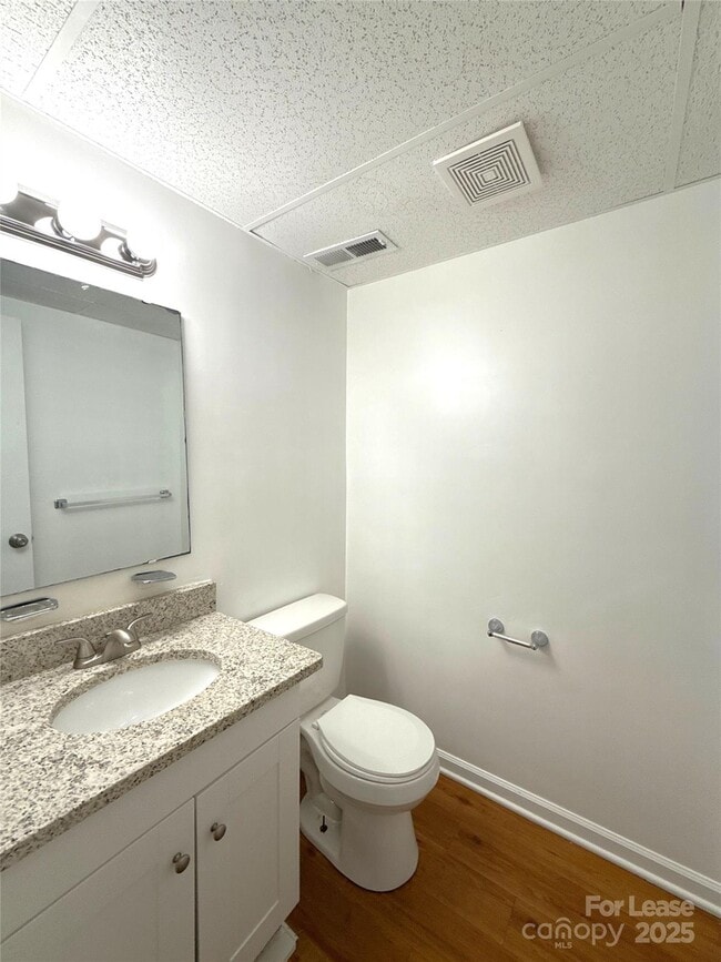 Building Photo - 409 Hawley Ave