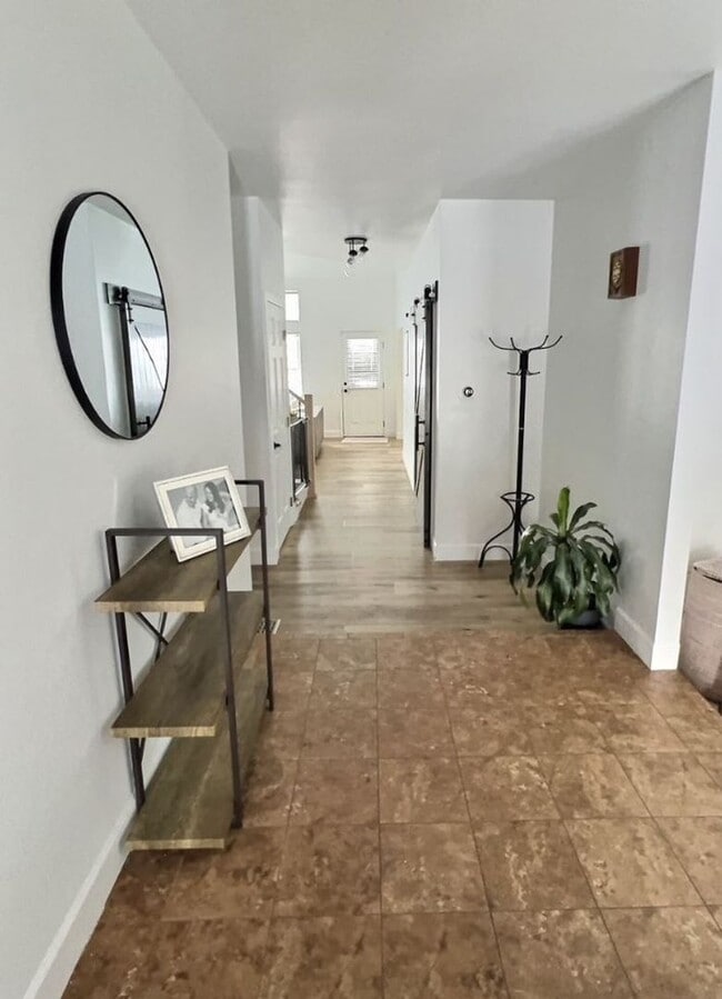 Foto del edificio - 318 Clare Dr