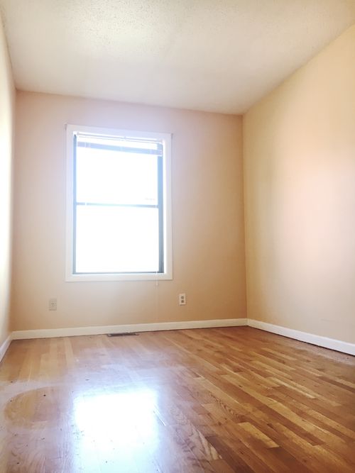 Foto del edificio - 219 Tompkins Ave
