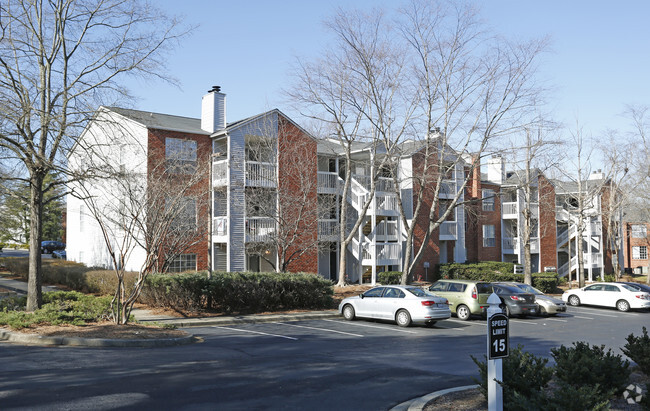 Building Photo - The Commons at University Square