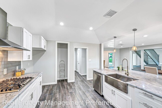 Building Photo - 5 br, 4 bath House - 14111 Heatherfield Dr