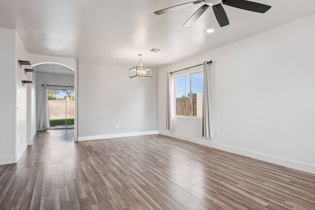 Foto del edificio - 10614 E Olla Ave