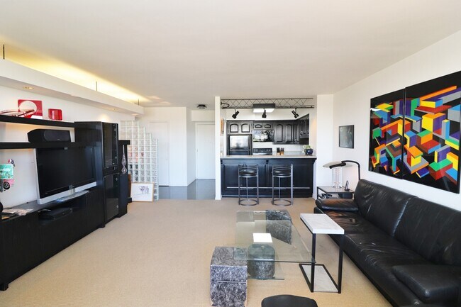 Foto del edificio - 969 Hilgard Ave