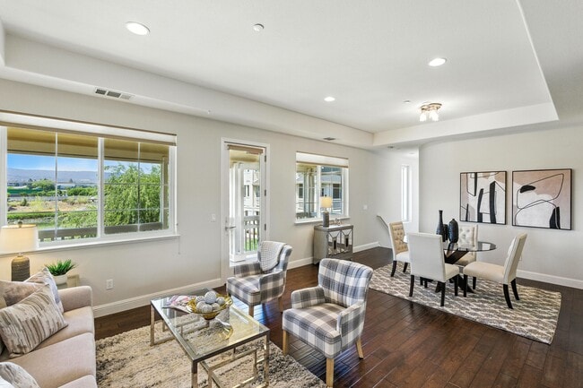 Building Photo - 636 Fan Tail Way