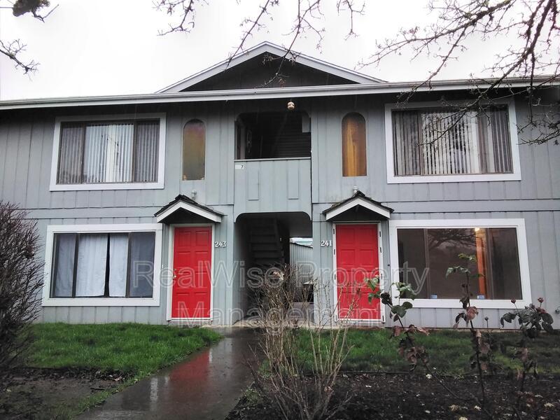 245 Rose Ave, Winston, OR 97496 Condo for Rent in Winston, OR