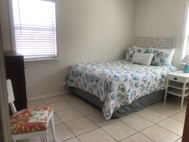 Building Photo - 818 Mccune Ct