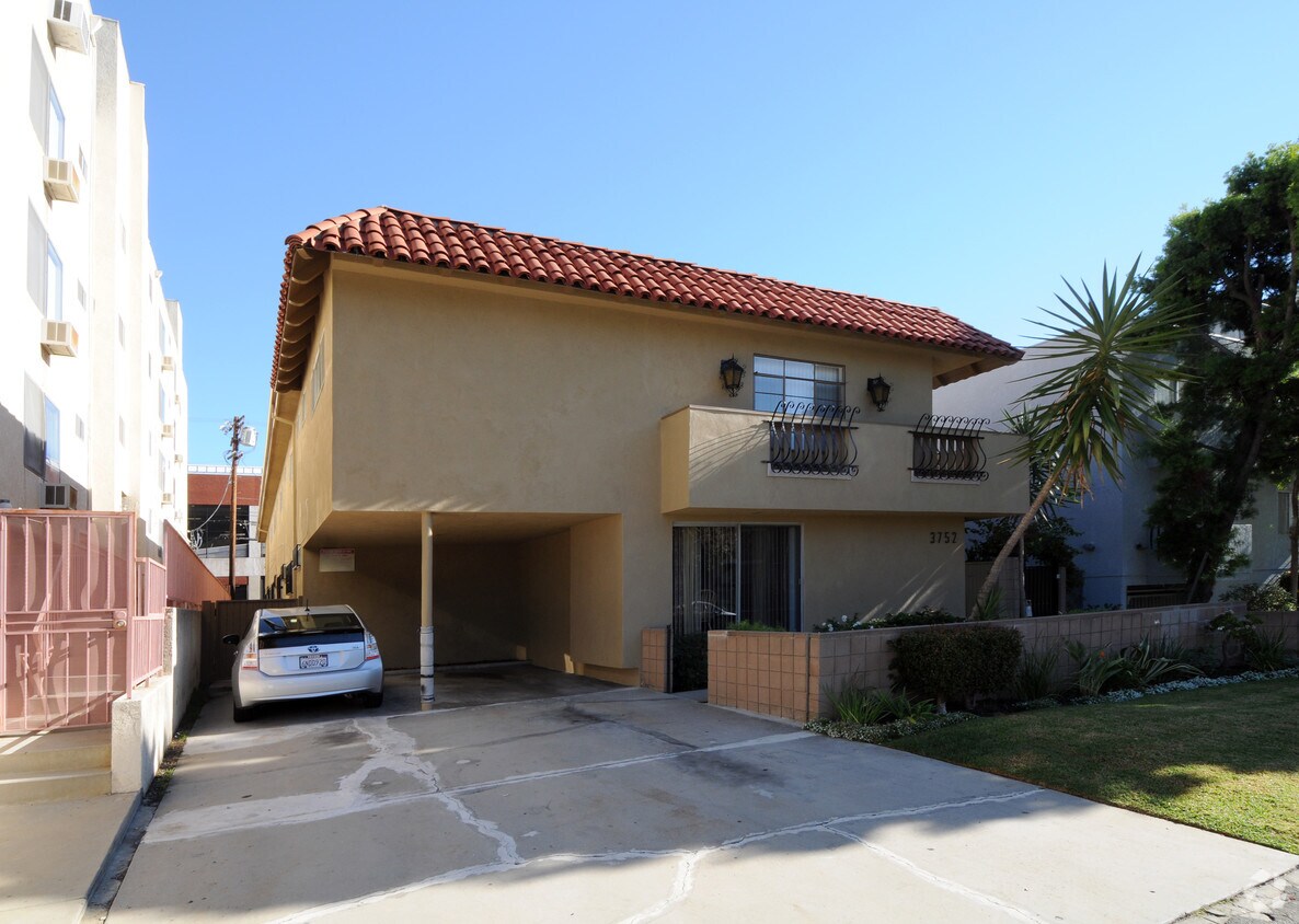 Foto del edificio - 3752 Mentone Ave
