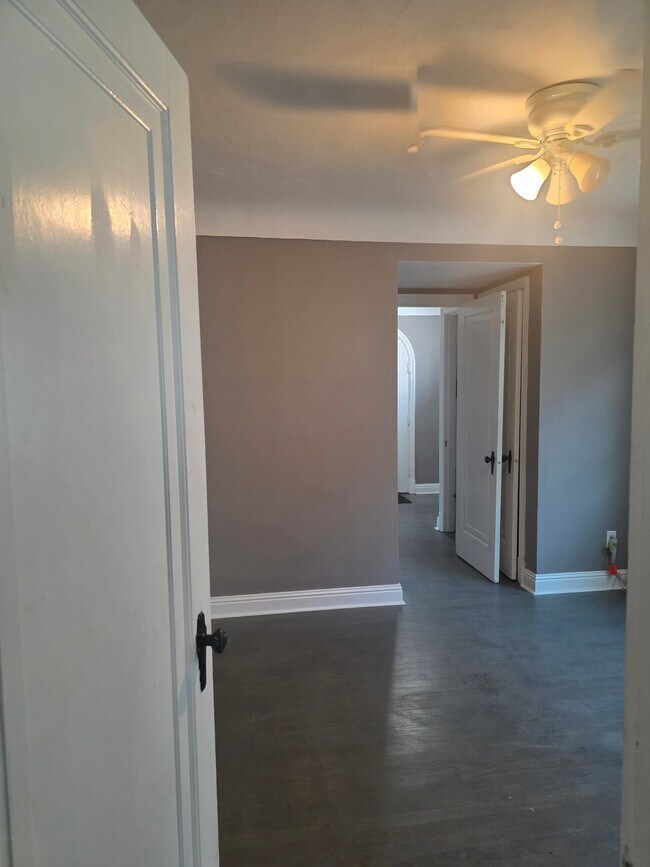 Foto del edificio - 6004 N Pointe Blvd