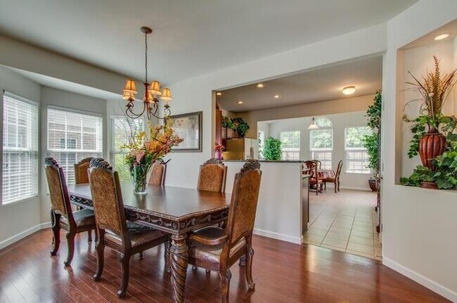 Building Photo - 2032 Silverton Cir