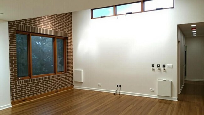 Foto del edificio - 1416 Hinman Ave