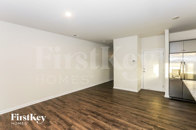 Foto del edificio - 10717 Rivergate Dr NW