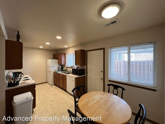 Foto del edificio - 4 br, 2.5 bath House - 608 Osage