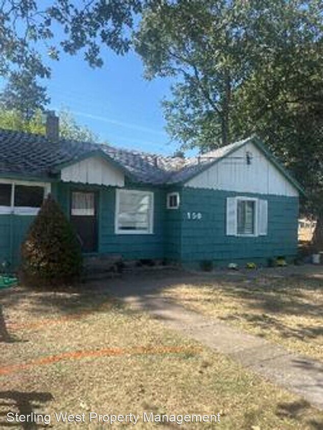 Primary Photo - 3 br, 1 bath House - 150 School House LN.