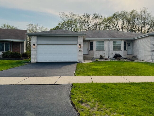 Foto del edificio - 6752 Coffman Dr