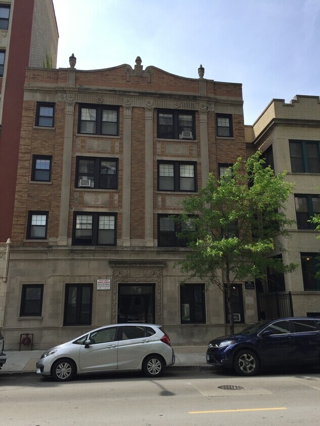 Primary Photo - 511 W Belmont Ave