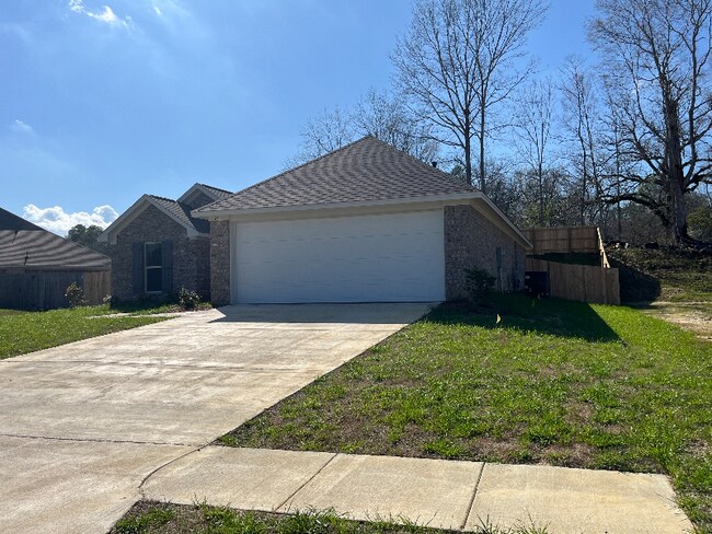 Foto del edificio - 491 Silver Hill Dr