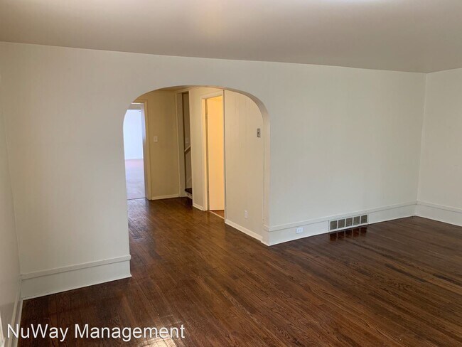 Foto del edificio - 3 br, 1.5 bath House - 417 N Water St