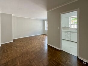 Building Photo - 1299 Bayview Av