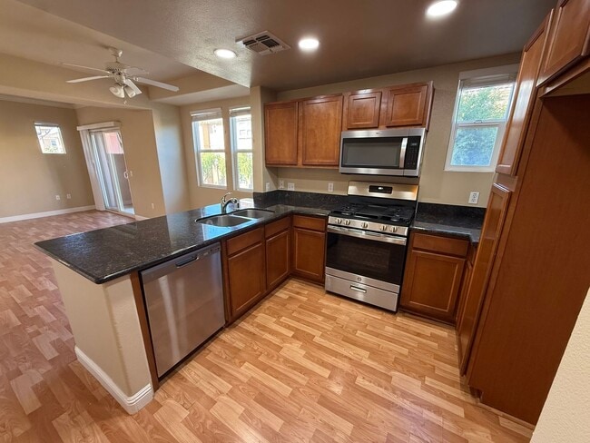 Building Photo - 2 Bed | 2 Bath | 1300 SF | Private 2 Garage | Private One Car Garage | Owner pays WS&G