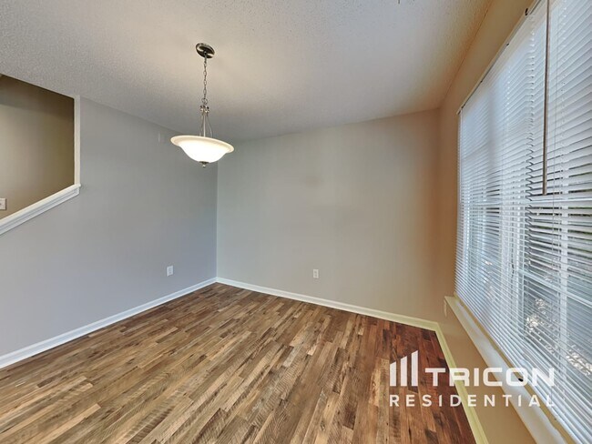 Foto del edificio - 4213 Ivy Hill Rd