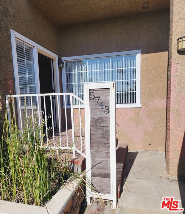 Foto del edificio - 5743 Keniston Ave
