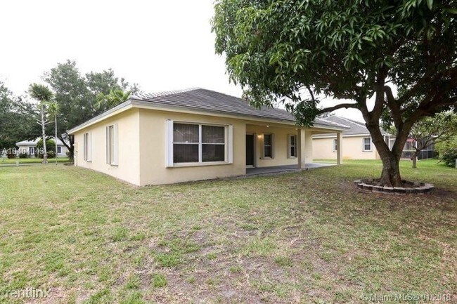 Foto del edificio - 9070 SW 20th St