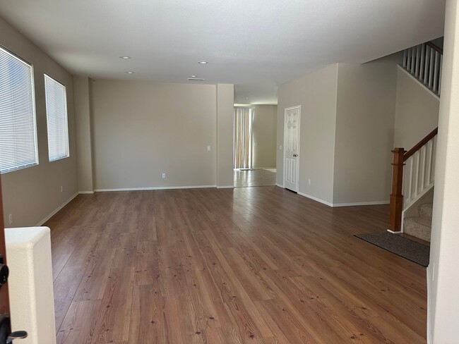 Building Photo - 655 Suncup Cir