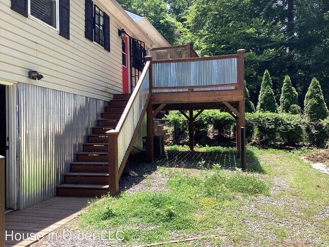 Foto del edificio - 2 br, 1 bath House - 34 Erskine Ave.
