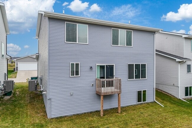 Building Photo - 15135 Bellflower Ln