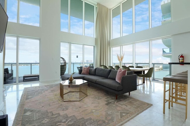 Building Photo - 7939 East Dr